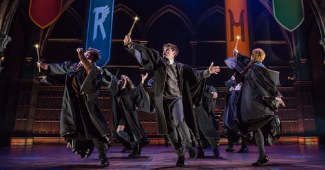 Theater Review: Harry Potter and the Broadway Spectacle Harry Potter Broadway, Harry Potter Theatre, Harry Potter Play, Harry Potter Cursed Child, Albus Severus Potter, Christmas Nyc, New York Broadway, Kings Cross Station, Harry And Ginny