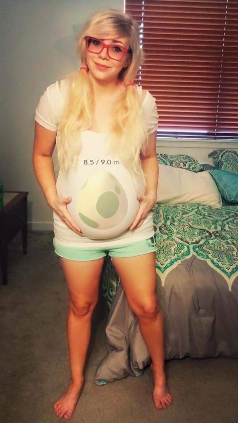 Pregnant Cosplay, Closet Cosplay, Pregnant Mother, Give Birth, Pregnancy Shirts, Making Shirts, Cosplay Ideas, Maternity Pictures, Mobile Game