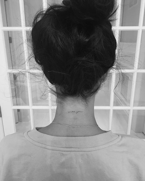 Diy Tattoo Permanent, Tattoo Diy, Ear Tattoos, Neck Tattoos Women, Back Of Neck Tattoo, Diy Tattoo, Dainty Tattoos, Disney Tattoos, Little Tattoos