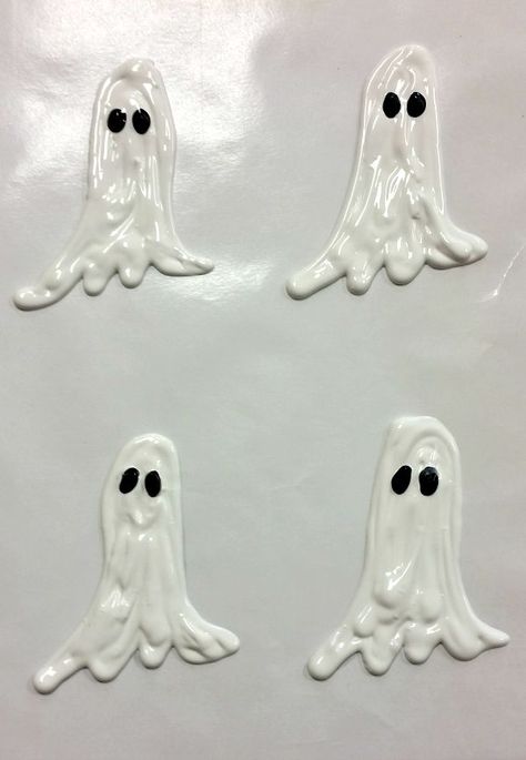 Halloween Crafts for Kids: Easy Homemade Window Clings Halloween Window Ideas Diy, Halloween Crafts For Kids Easy, Window Decor Diy, Easy Halloween Crafts For Kids, Diy Window Clings, Halloween Window Clings, Crafts For Kids Easy, Diy Glue, Glue Craft