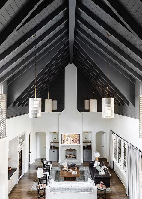 Best functional beauty: Black-and-white modern farmhouse - Axios Charlotte Cozy Industrial Bedroom, Mountain Home Interiors, White Modern Farmhouse, Farmhouse Architecture, Modern Rustic Farmhouse, Modern Mountain Home, Industrial Bedroom, Eclectic Modern, Vaulted Ceilings