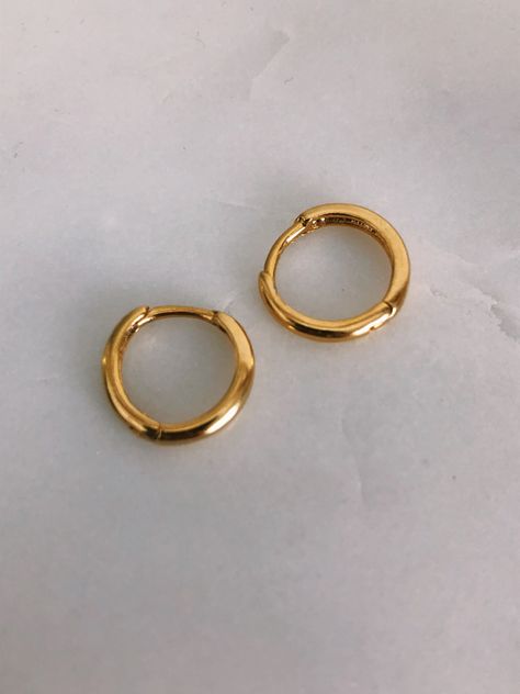 gold plated huggies!! latch back earrings. #earrings #huggies #goldhuggies #jewelry #tiktok #aesthetic Jewelry Tiktok, Earrings Huggies, Gold Huggies, Tiktok Aesthetic, Gold Plate, Plating, Gold