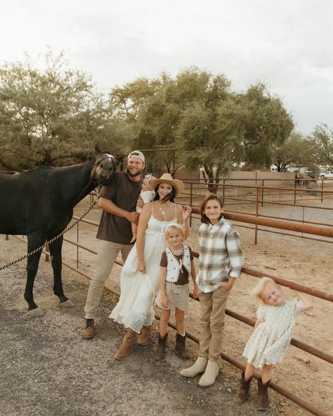 Horses 🐴 Truly my fav vibe to photograph. English. Western. I’m obsessed with all vibes! Let me photograph you with your horses! 🤩 keywords: VA family photographer | Aldie family photographer | Leesburg family photographer| Ashburn family photographer | Virginia family photographer | Sterling family photographer | DMV family photographer | NOVA family photographer | Loudoun County family photographer | Fairfax family photographer | Arlington family photographer | Bluemont family photograp... Western Family Pictures, Portraits With Horses, Ranch Family, Fam Photos, Fam Pics, Horse Pictures, Family Pictures, Family Portraits, Family Photographer