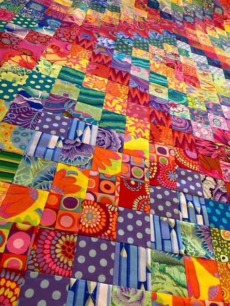 Kaffe Fassett Diamond Quilts, Colorful Quilts Modern, Agilejack Quilts, Boho Quilts, Creative Quilting, Kaffe Quilts, Quilt Crafts, Charm Quilts, Watercolor Quilt