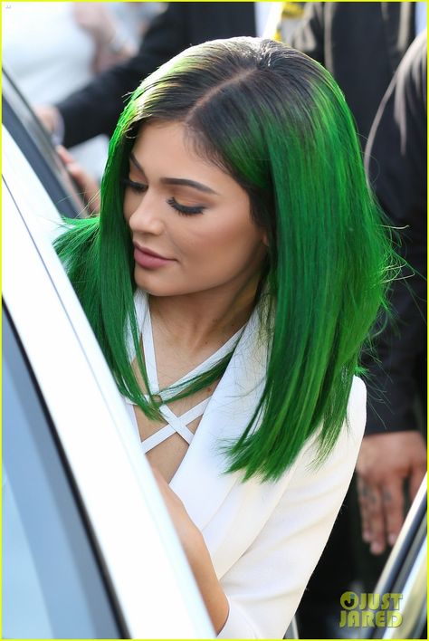 Kylie Jenner Gets Support From Kris & Caitlyn at Lip Kit Launch: Photo #899974. Kylie Jenner brings back her green hair while attending the launch of her Lip Kit by Kylie held at DASH on Monday (November 30) in West Hollywood, Calif.    The… Kylie Jenner Green Hair, Kit Launch, Kylie Jenner Hair Color, Black And Green Hair, Kylie Jenner Blonde, Kylie Kardashian, Hair Colour For Green Eyes, Edgy Hair Color, Kylie Jenner Lip Kit