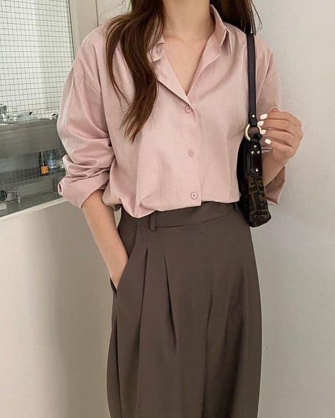 Simple Brown Outfit, Pink And Black Outfit Casual, Pink Formal Outfit, Pink Brown Outfit, Pink And Brown Outfit, Color Combos Outfit, Pink Polo, Korean Casual Outfits, Woman Suit Fashion