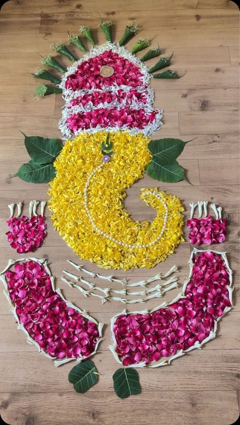 Indu Sharma | All set for 22 January!! Lets get the festive vibe again on the feed as we get to celebrate the most Auspicious Event ❤️ Jai Shree Ram 🙏🏻 .... | Instagram Ganpati Decoration Ideas, Flowers Rangoli, Mandir Decoration, Ganpati Festival, Janmashtami Decoration, Decoration For Ganpati, Diwali Decor, Happy Janmashtami, Festival Decor