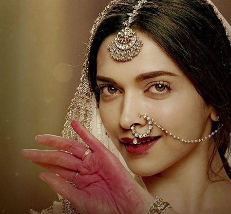 Bajirao Mastani, Deepika Padukone Style, Bridal Outfit, Indian Photoshoot, Vintage Bollywood, Nose Jewelry, Indian Aesthetic, Deepika Padukone, Traditional Indian