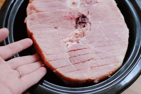 Cook Ham In Oven, Ham In An Electric Roaster, Ham In Oven, Cooking Ham In Crockpot, Cooking Spiral Ham, Roaster Oven Recipes, Cook Ham, Precooked Ham, Roaster Recipes