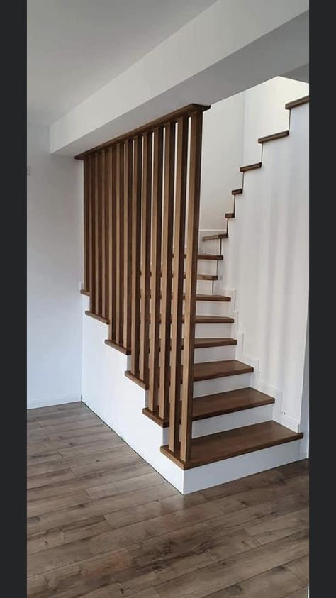 Wooden Staircase Design, Luxury Stairs, تحت الدرج, Small Staircase, Interior Stair Railing, Modern Stair Railing, Staircase Design Modern, Stairs Design Interior, Desain Pantry