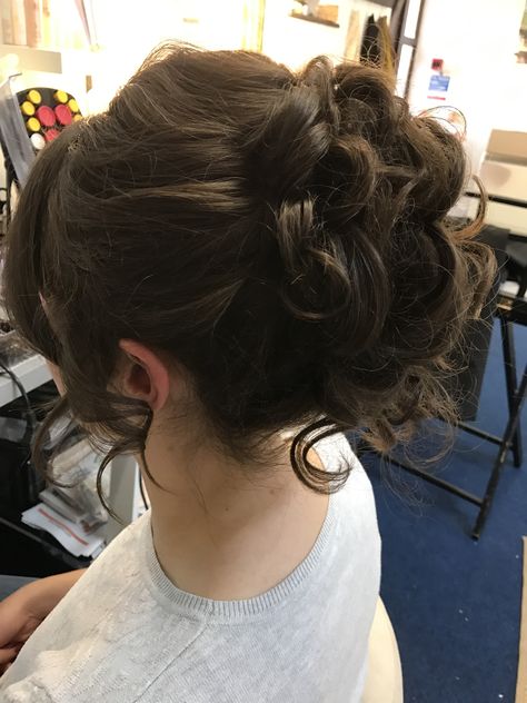 Quinceanera Hairstyles Shorthair Curly, Hair Ideas Up Do, 90s Formal Updo, Short Victorian Hair, 90s Updo Hairstyles Prom, Curly Bridesmaid Hairstyles Updo, Hairstyle For Square Neckline Dress, Curled Up Do, Curled Bun Updo