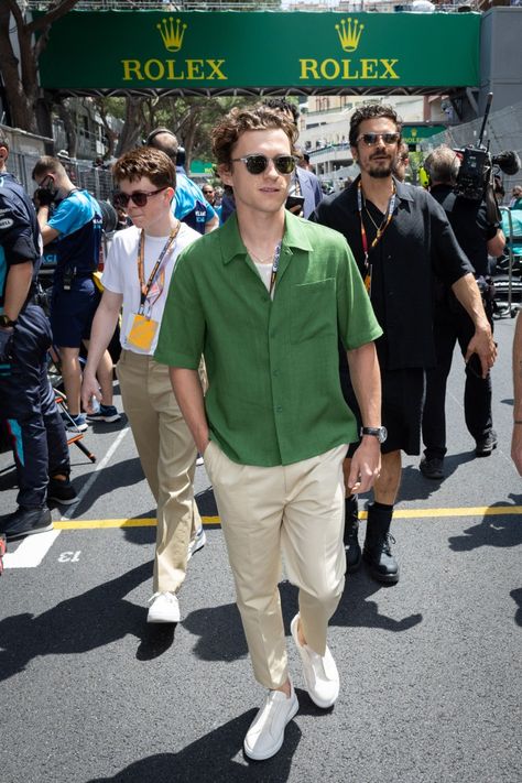 Tom Holland Outfit, Tom Holland Style, Tom Holland Outfits, Tom Outfit, Zendaya And Boyfriend, Mcu Cast, Toms Style, Stylish Men Casual, Style Makeover