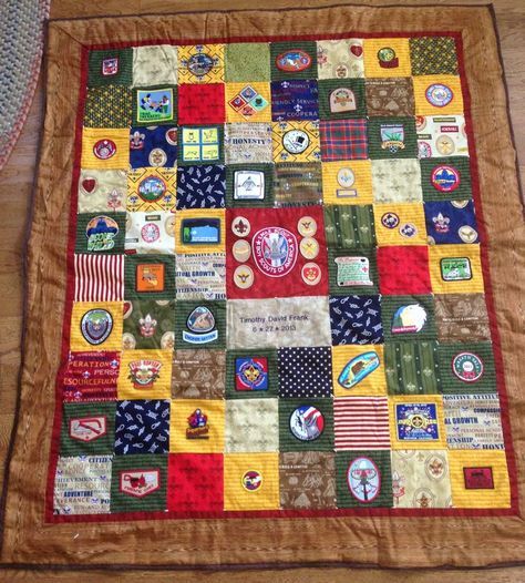 eagle scout decorations | My second sons quilt I made for his Eagle Scout Court of Honor! Scout Cake Ideas, Eagle Scout Quilt, Cub Scout Patches, Eagle Scout Cake, Eagle Ceremony, Eagle Scout Court Of Honor, Boy Scouts Eagle, Tiger Scouts, Eagle Quilt