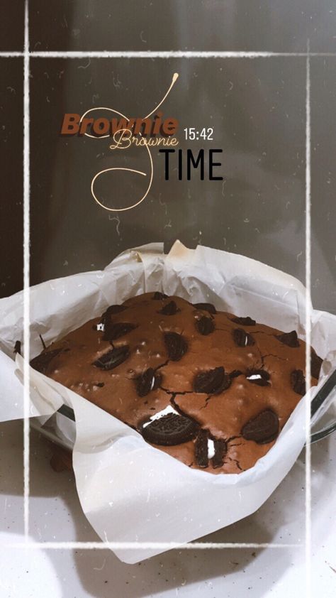 #cook #brownies #oreo #instagram #fakestory #delicious #wonderful #sweet Aesthetic Brownies Pictures, Brownie Story Instagram, Sweets Instagram Story, Cake Stories Instagram, Brownie Snapchat Story, Baking Snapchat Stories, Sweet Instagram Story, Cooking Instagram Story, Baking Instagram Story