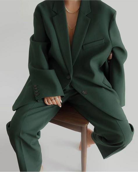 Green Suit, Woman Suit Fashion, Mode Inspo, Suit Fashion, Mode Inspiration, Looks Vintage, Look Fashion, Classy Outfits, Aesthetic Clothes