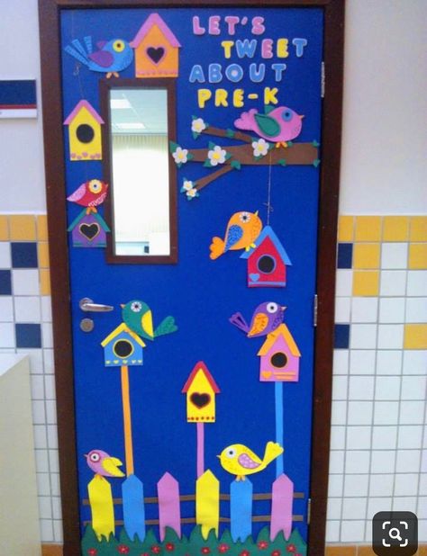 Bird Door Decorations Classroom, Birds Decorations For Classroom, Shark Clothespin, Birds Classroom Theme, Clothespin Puppets, Kindergarten Art Crafts, Diy Classroom Decorations, School Door Decorations, School Board Decoration