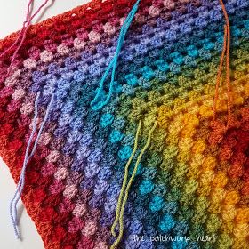 Weave In Ends Crochet, Sweetheart Blanket, Heart Sewing, Crochet Granny Squares, Crochet Artist, Granny Square Tutorial, How To Weave, Simply Crochet, Patchwork Heart