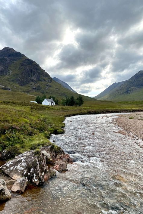 A guide to this true hidden valley in Glencoe, Scotland. Edinburgh Photography, Glencoe Scotland, Scottish Painting, Edinburgh Travel, Scotland History, Scottish Countryside, Visit Edinburgh, Water Stream, Hiking Europe