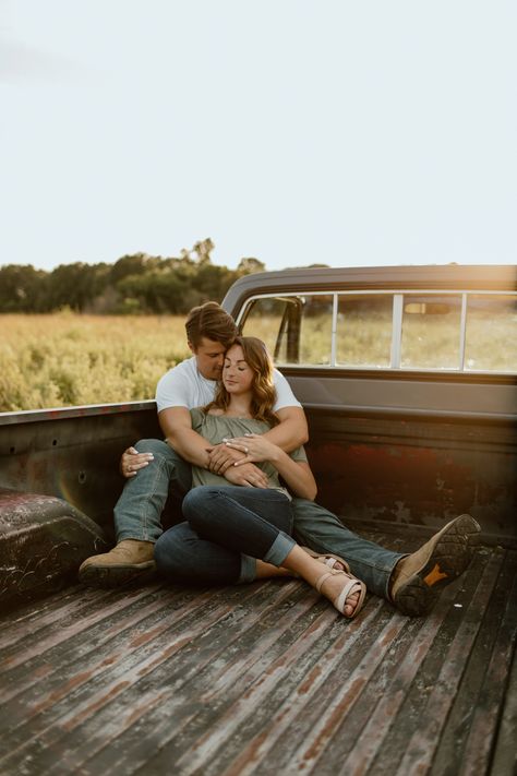 Couple Sitting Poses On Bed, Back Of Truck Couple Pictures, Couples Shoot With Truck, Engagement Pics With Old Truck, Back Of Pickup Photoshoot, Fall Couple Pictures With Truck, Engagement Photos Pick Up Truck, Back Of The Truck Photoshoot, Couple And Truck Photography