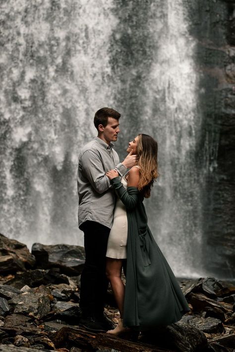 Waterfall Poses Photo Ideas Couple, Winter Waterfall Photoshoot, Waterfall Engagement Photoshoot, Waterfalls Pose Ideas, Couples Photoshoot Waterfall, Engagement Photos Waterfall, Waterfall Couple Photoshoot, Waterfall Poses, Waterfall Engagement Pictures