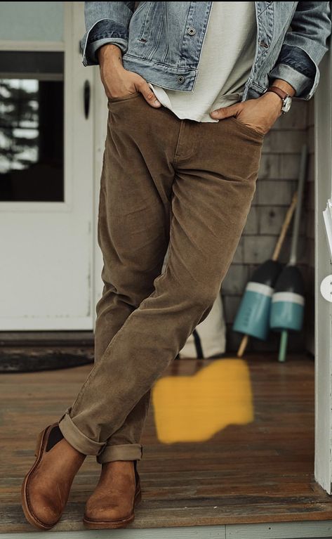 Mens Courdory Outfit, Brown Trousers Men Outfits, Men Corduroy Pants Outfit, Mens Corduroy Pants Outfit, Cordory Pants Outfits, Corduroy Pants Outfit Mens, Corduroy Pants Outfit, Smart Casuals, Bohemian Style Men