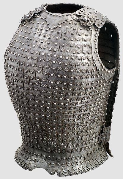 Real Medieval Armor, Medieval Spanish Armor, Medieval Plate Armor, Lamellar Armor Byzantine, Bronze Plate Armor, Lamellar Armor, Metal Armor, Types Of Armor, Soldier Costume