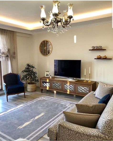 Pakistani Living Room, Tv Lounge Ideas, Classic Furniture Living Room, Tv Lounge, Colourful Living Room Decor, Latest Living Room Designs, Luxury House Interior Design, Living Room Decor Inspiration, Living Room Sofa Design