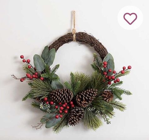 Pine Cone Christmas Decorations, Half Wreath, Dekoratívne Vence, Holiday Wreaths Diy, Christmas Decorations Wreaths, Christmas Door Wreaths, All Christmas, Xmas Wreaths, Christmas Arrangements