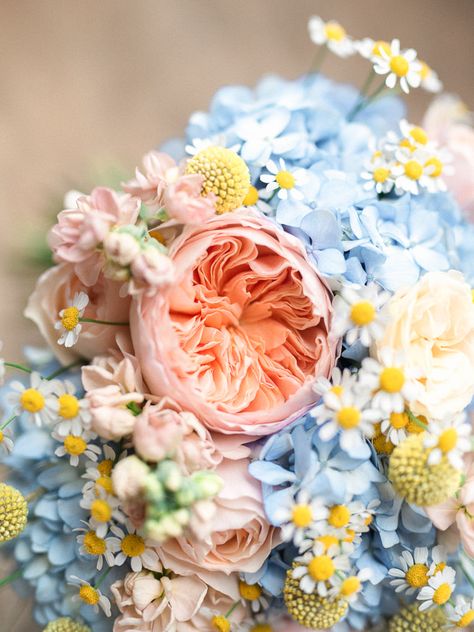 Pink Yellow Weddings, Pink Wedding Flower, Truck Garden, Blush Pink Wedding Flowers, Yellow Hydrangea, Hydrangea Bouquet Wedding, Wedding Flower Ideas, Yellow Bouquets, Yellow Wedding Flowers