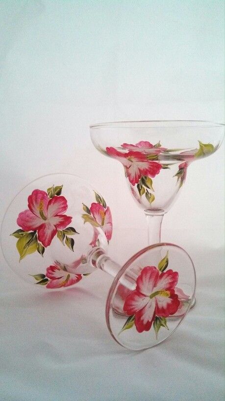 Margarita Glasses, Hand Painted Wine Glasses, Painted Glasses, Aesthetic Decor, Painted Wine Glasses, Champagne Flutes, Functional Art, Glass Painting, Punch Bowl