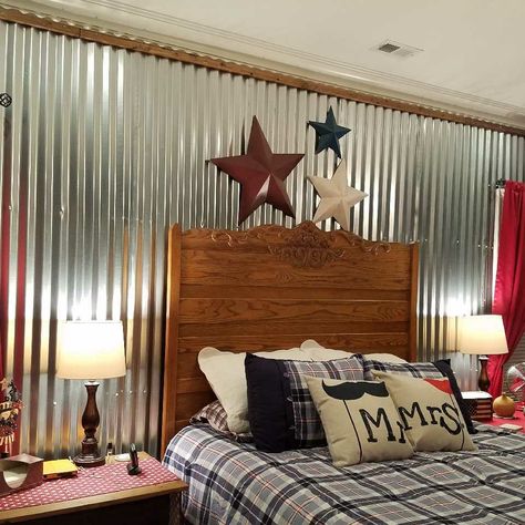 Galvanized metal focal wall trimmed with honey oak stained 1x2s to frame make this patriotic master bedroom sparkle Tin Bedroom Ideas, Coragated Metal Walls, Mabati House, Tin Headboard, Corrugated Metal Wall, Tin Ideas, Garden Room Ideas, Corrugated Iron, Metal Wall Panel