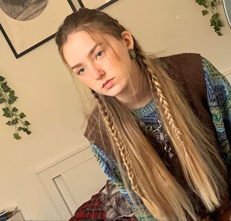 Funky Hairstyles Long Hair, 70s Braided Hairstyles, 70s Hairstyles Braids, Long Fairy Hairstyles, Curly Elf Hair, Hairstyles For Long Hair Grunge, Artsy Hairstyles Long, Grunge Hairstyles Braids, Whimsigothic Hairstyles