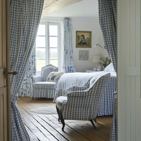 Crisp, clean, blue and white gingham check guest room. Bright and comforting patterns including toiles and gingham check Gingham Sofa, Wallpaper In Bathroom, Gingham Wallpaper, French Country Blue, Blue And White Gingham, Country Blue, Guest Rooms, Baby Boy Rooms, Blue Gingham