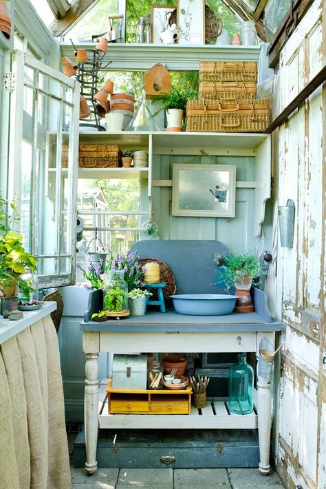 image Greenhouse Retreat, Old Greenhouse, Potting Bench Ideas, Potting Bench Plans, Fixer Upper Farmhouse, Vibeke Design, Shed Interior, Build A Greenhouse, Backyard Shed