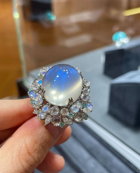 Rainbow moonstone