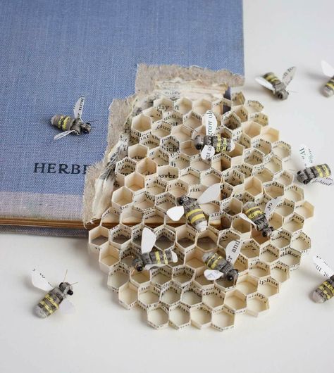 Textile Sculpture, Colossal Art, Modern Crafts, Paper Flowers Craft, Cardboard Art, Bee Art, Recycled Art, Bees Knees, Paper Artist