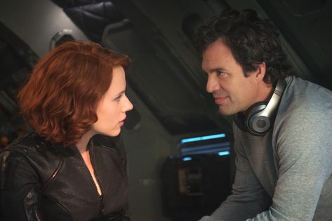 Natasha Romanoff/Black Widow (Scarlett Johansson, left,) and Bruce Banner/Hulk (Mark Ruffalo) in a scene from the motion picture "Avengers: Age Of Ultron." CREDIT: Jay Maidment, Marvel [Via MerlinFTP Drop] Avengers Black Widow, Black Widow And Hulk, Banner Hulk, Bruce Banner Hulk, Black Widow Avengers, Frank Castle, Avengers Film, Avengers Cast, Avengers Age Of Ultron