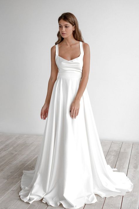 Sleek Wedding Dress, Silk Bridal Gown, Elegant Bridal Dress, Olivia Bottega, Wedding Gowns Online, Open Back Wedding Dress, Minimalist Wedding Dresses, Silk Wedding Dress, Designer Bridal Gowns