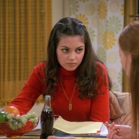 Jackie Hairstyle (That '70s Show) Jackie That 70s Show Outfit, That 70s Show Outfits, 70s Show Outfits, Classic Rock Fashion, Jackie That 70s Show, 70s Design, Who I Want To Be, 70s Show, Stranger Things Dr