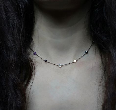 Black Gothic Jewelry, Witchy Necklace, Black Peacock, Iridescent Black, Dark Materials, Minimalistic Aesthetic, Dark Material, Dark Gothic, Black Chain