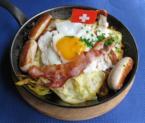 Switzerland Traditional Food | Around Lake Constance Bike Tour - Austria - Germany - Switzerland Cozy White Living Room, Cozy White Christmas, Switzerland Recipes, Swiss Breakfast, Switzerland Food, Decorated Living Room, Swiss Cuisine, Living Room Looks, Swiss Food