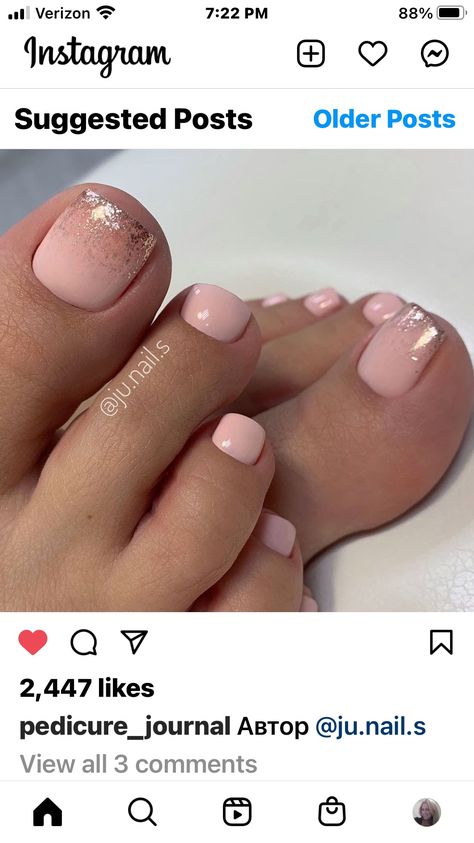 Pedicure Toe Nails Summer, Bridesmaid Toenails, Wedding Pedicure Toenails Brides, Bridesmaid Pedicure, Gold Toe Nails, Feet Nail Design, Pedicure Designs Toenails, Pedicure Nail Designs, Toe Polish