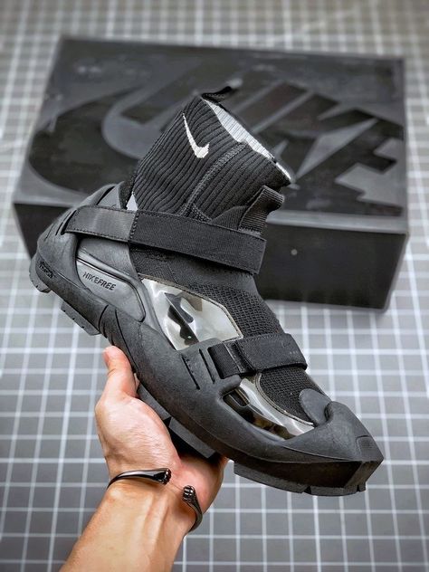 Techwear Shoes, Nike Acg Boots, Futuristic Shoes, Nike Boots, Hype Shoes, Trendy Sneakers, Sports Footwear, Sneakers Men Fashion, Sneaker Head