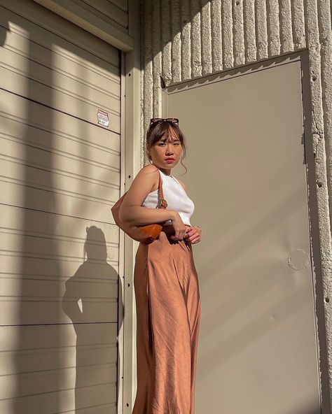 Phuong | Rachel OOTD on Instagram: “This skirt makes me feel like I’m wearing liquid copper ✨🧡 . . . . . . . . . . .…” Copper Skirt Outfit, Copper Dress Outfit, Copper Dress, Skirt Outfit, Dress Outfit, Spring Summer Outfits, Skirt Outfits, Summer Outfit, Spring Outfits