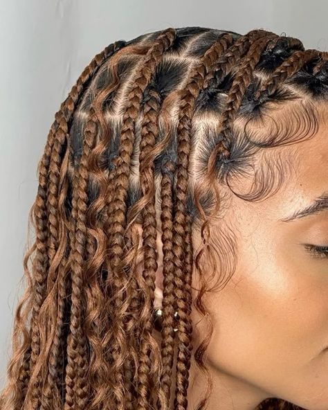 Braids Hairstyles Color Ideas, Light Brown Braids With Beads, Braids For Black Women Brown, Honey Brown Braids For Black Women, Honey Brown Box Braids, Braid Color Ideas For Black Women, Brown Braids For Black Women, Blond Box Braids, Box Braids For Black Women