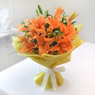 Orange Lily Bouquet, Flowers For Birthday, White Lily Bouquet, Carnation Bouquet, Orange Lily, Rose Basket, Send Flowers Online, Bouquet Delivery, Gift Subscription Boxes