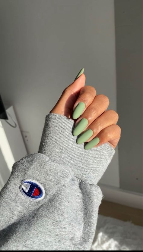 Green Nails Tan Skin, Apple Green Nails Acrylic, Melon Green Nails, Green Fade Nails, Pastel Green Nails Design, Apple Green Nails, Green Pastel Nails, Shades Of Green Nails, Nails Pastel Green