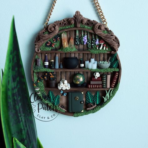 Clay Shadow Box Ideas, Clay Display Ideas, Polymer Clay House Decor, Witchy Clay Projects, Fantasy Wall Decor, Fantasy Clay Art, Polymer Clay Diorama, Diy Clay Wall Hanging, Polymer Clay Wall Hangings