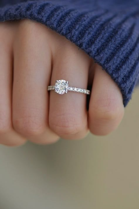 Engagement Ring Inspiration, Wedding Rings Round, Round Engagement Rings, Gorgeous Engagement Ring, Simple Engagement Rings, Stunning Engagement Ring, Dream Engagement Rings, Round Diamond Engagement Rings, Beautiful Engagement Rings