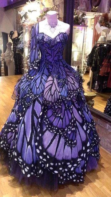 Fairytale Wedding Dress Purple, Creative Prom Dresses, Purple Butterfly Dress, Butterfly Ball Gown, Butterfly Dress Purple, Butterfly Dress Gowns, Butterfly Inspired Dress, Butterfly Gown, Black Butterfly Gown